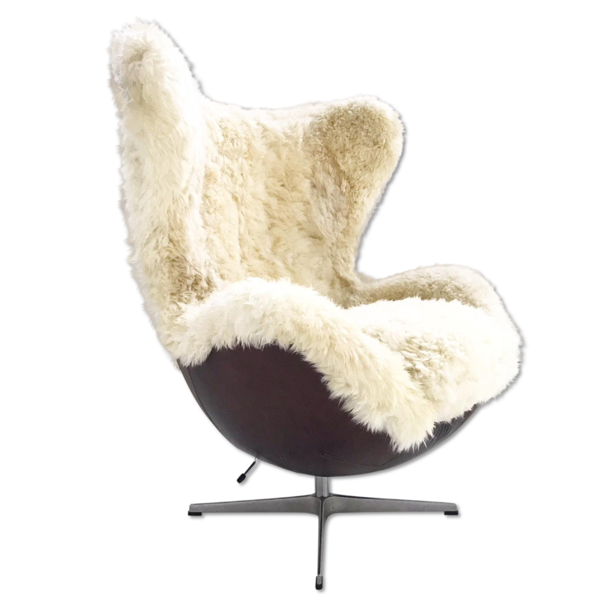 Arne Jacobsen for Fritz Hansen Egg Chair Restored and Reupholstered in Brazilian Sheepskin and Leather