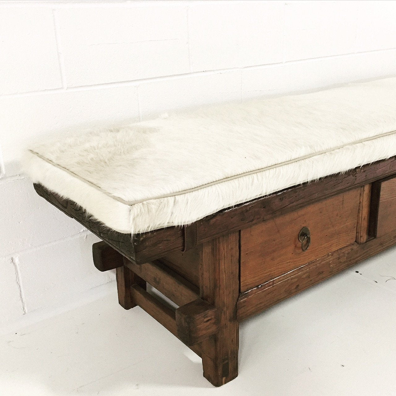 THREE-DRAWER RUSTIC BENCH WITH IVORY COWHIDE CUSHION - NO. 12