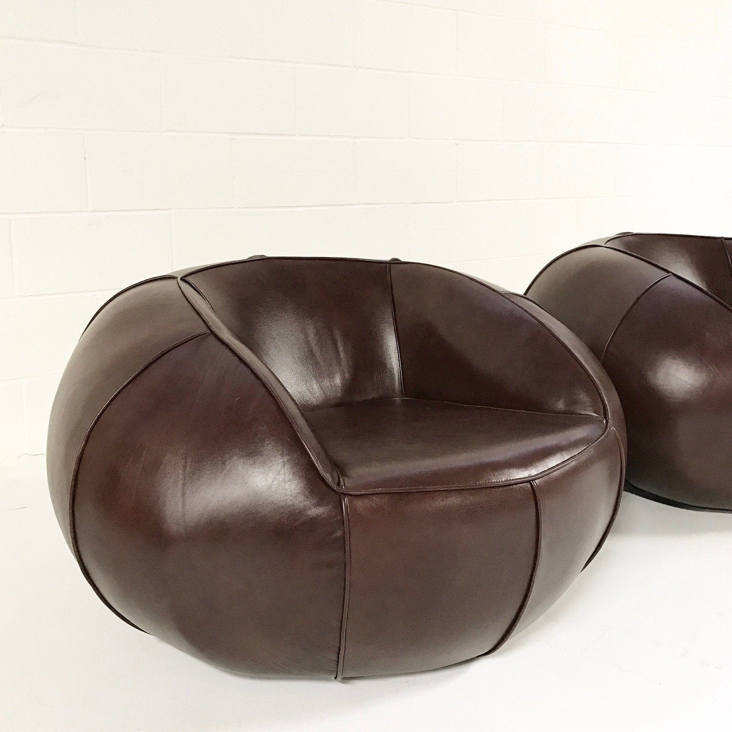 CHAIR 5501 IN SIGNATURE LEATHER