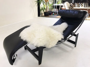 Pierre Jeanneret, Charlotte Perriand, and Le Corbusier for Cassina LC4 Chaise Lounge Chair with Brazilian Sheepskin Throw