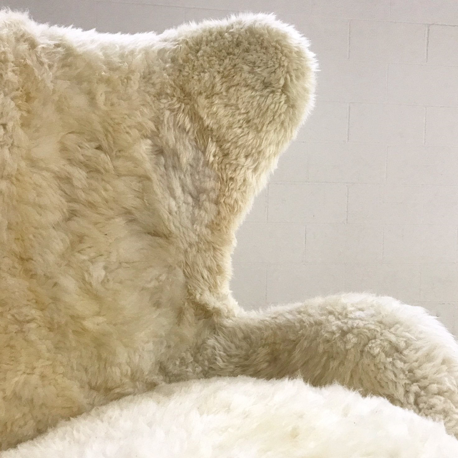 Arne Jacobsen for Fritz Hansen Egg Chair Restored and Reupholstered in Brazilian Sheepskin and Leather
