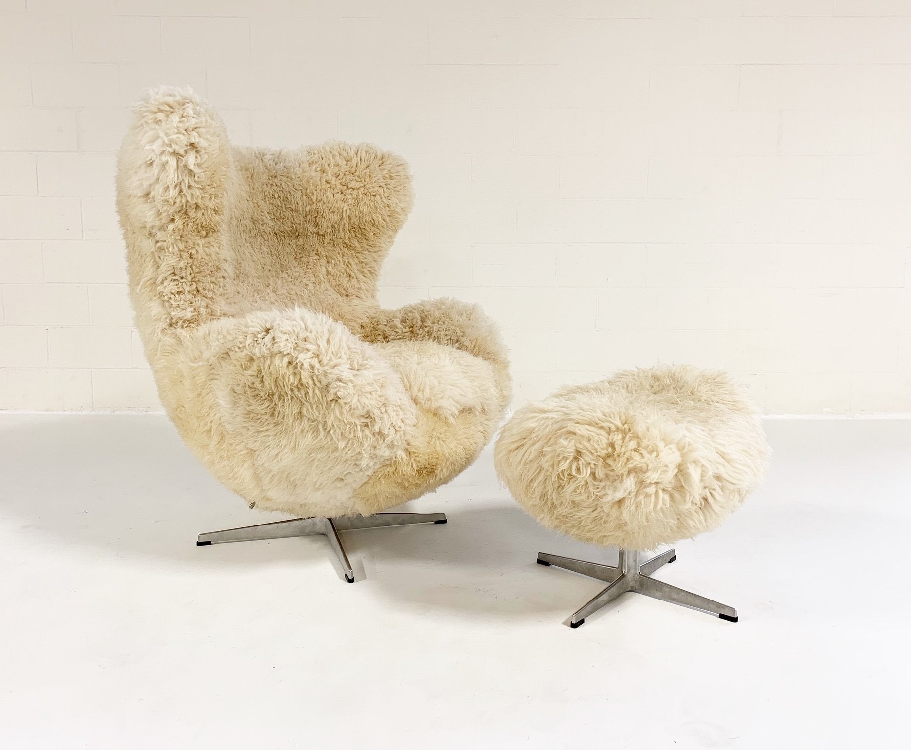 Arne Jacobsen for Fritz Hansen Egg Chair and Ottoman in California Sheepskin