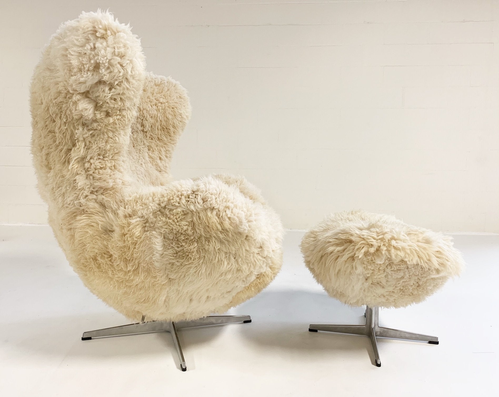 Arne Jacobsen for Fritz Hansen Egg Chair and Ottoman in California Sheepskin