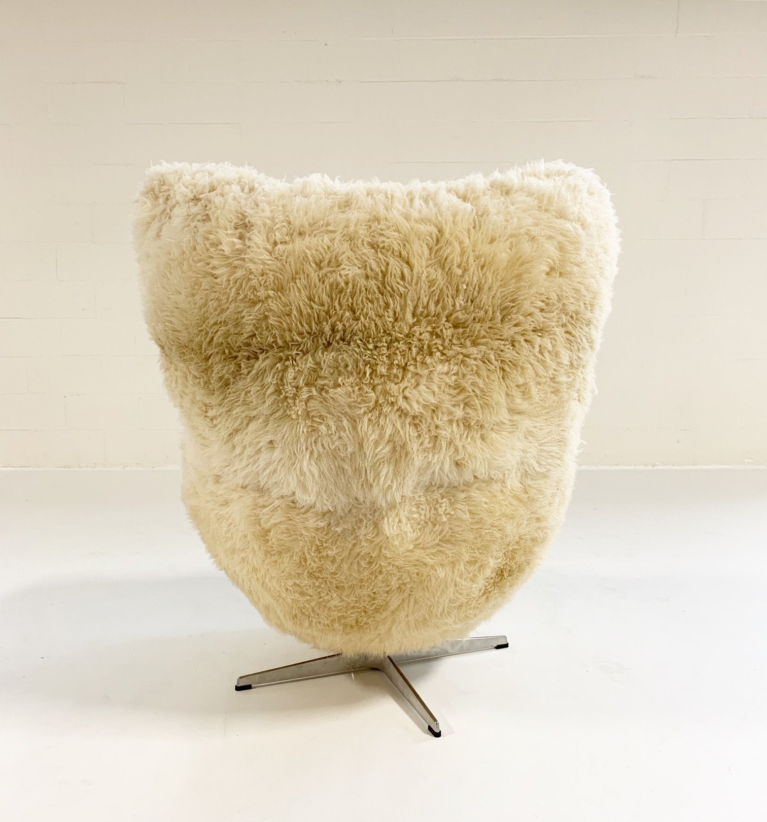 Arne Jacobsen for Fritz Hansen Egg Chair and Ottoman in California Sheepskin