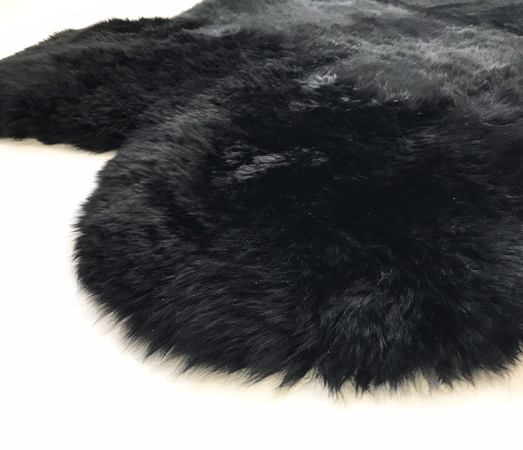 New Zealand Sheepskin Quad Rug - Black