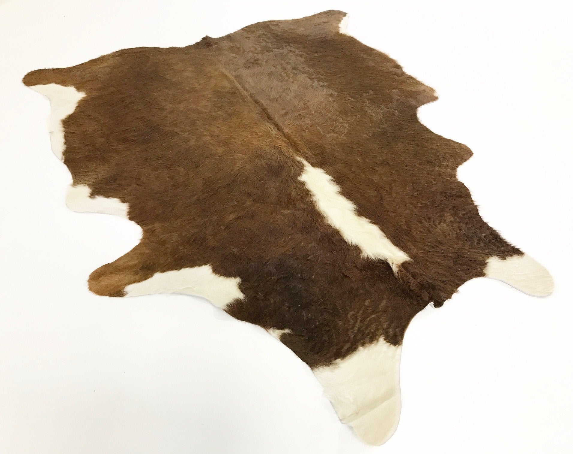 HEREFORD COWHIDE RUG - YUMA