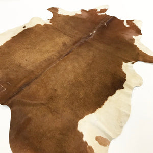 HEREFORD COWHIDE RUG - VALLEY