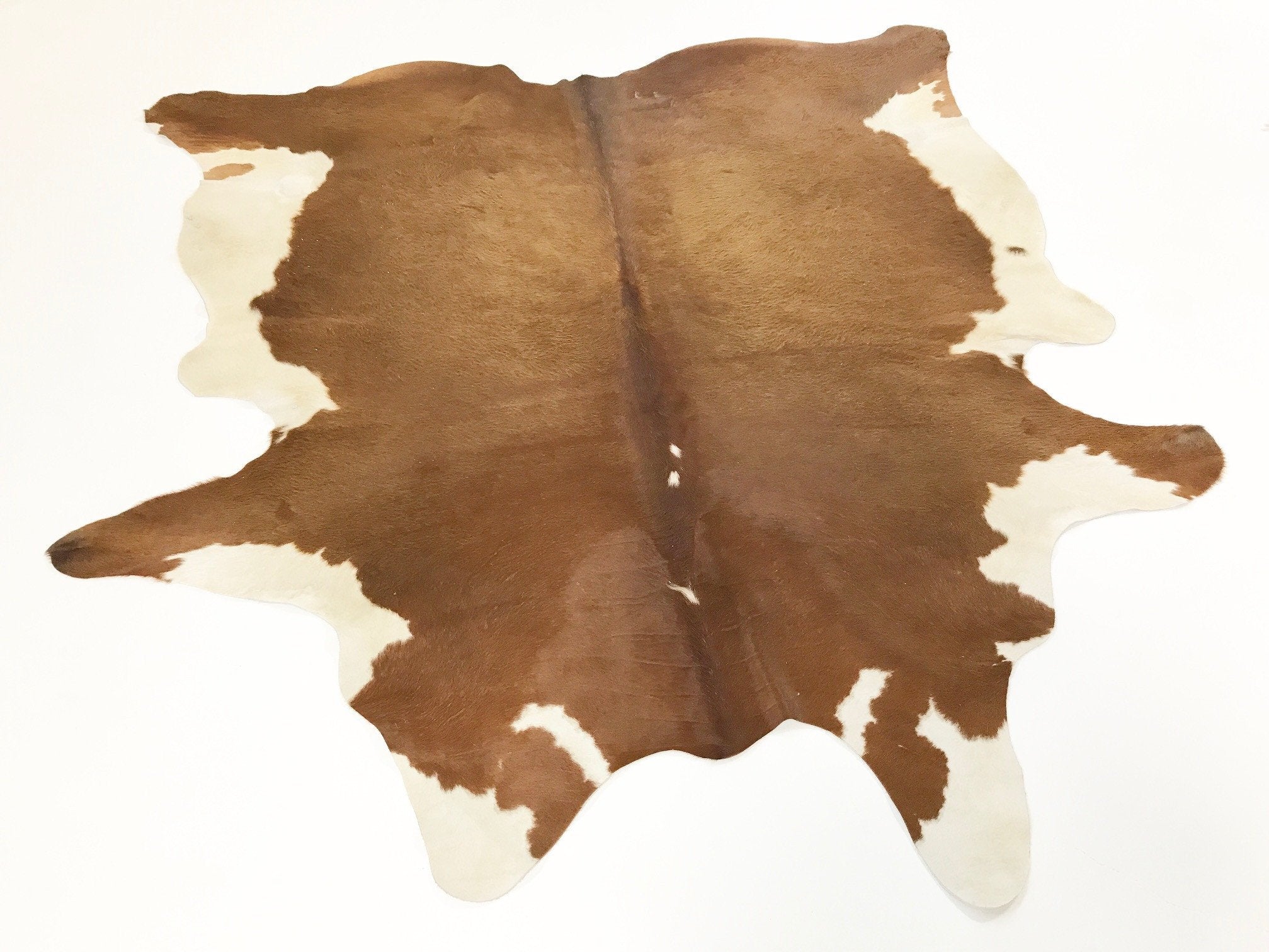 HEREFORD COWHIDE RUG - VALLEY