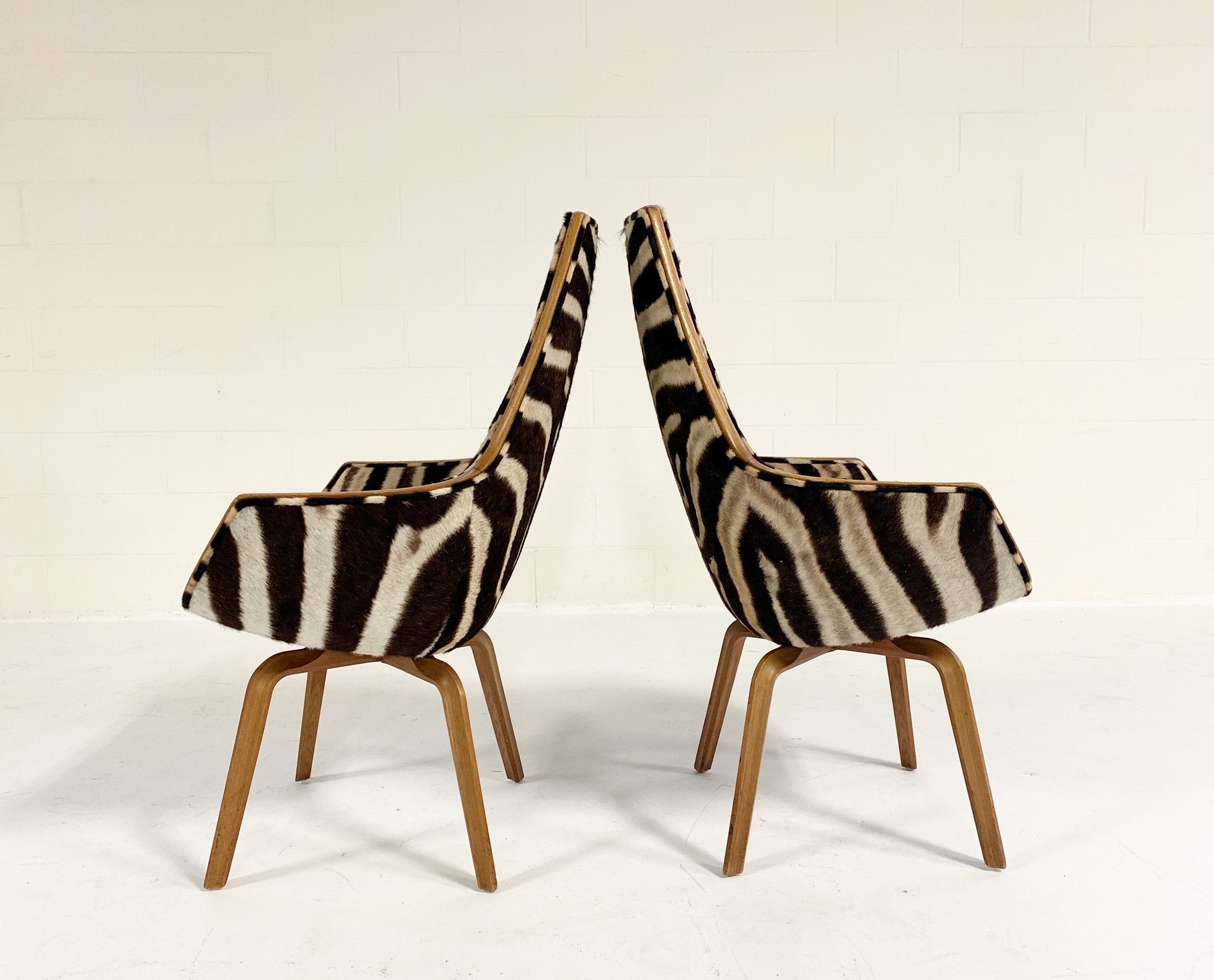 Rare Arne Jacobsen for Fritz Hansen Giraffe Chairs in Zebra Hide