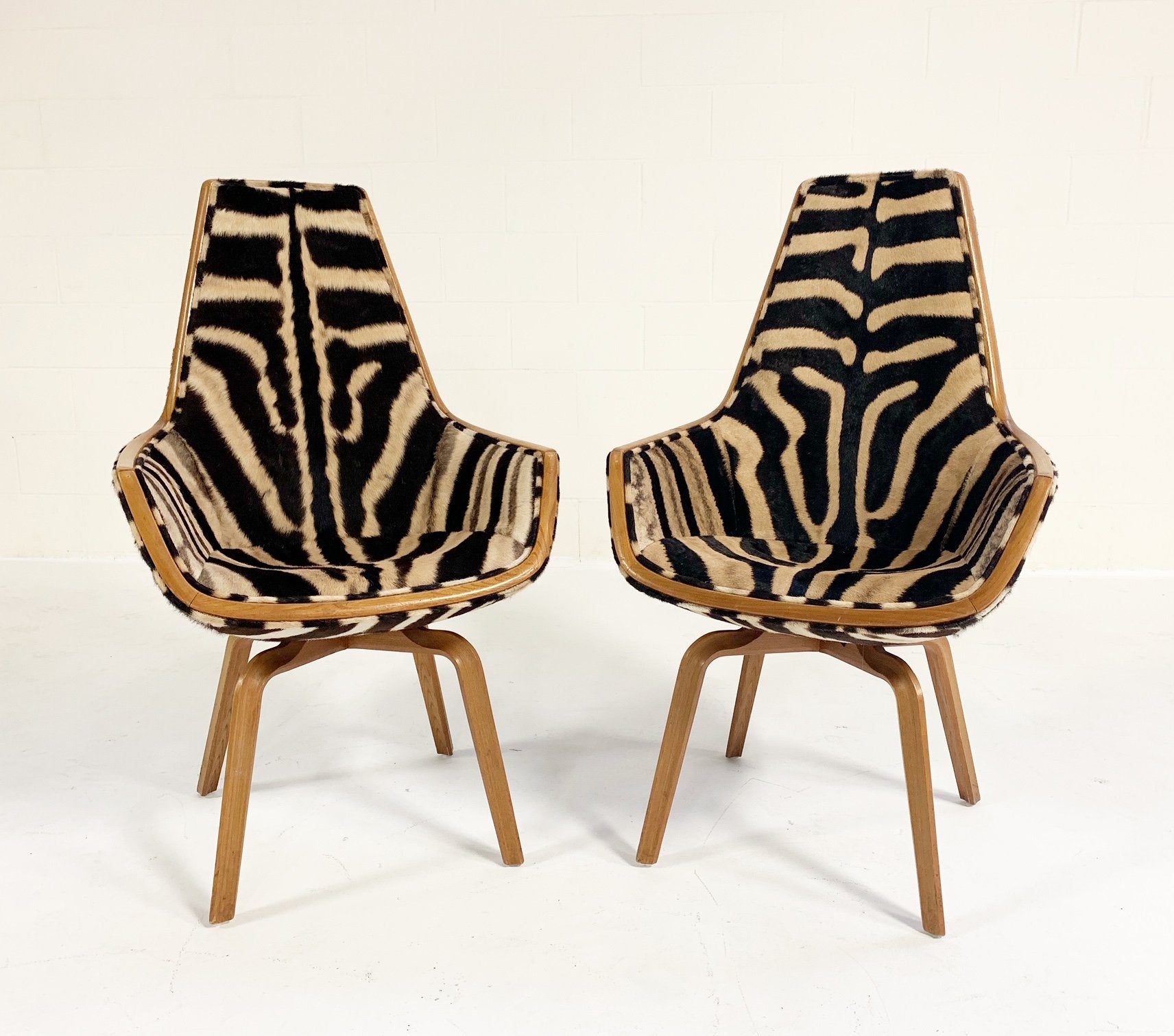 Rare Arne Jacobsen for Fritz Hansen Giraffe Chairs in Zebra Hide