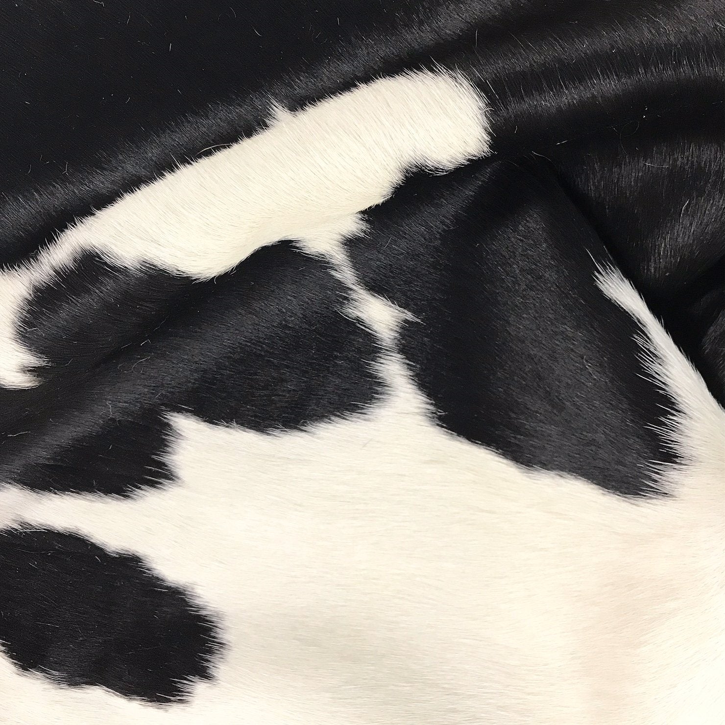 BLACK & WHITE COWHIDE RUG - PEPPER