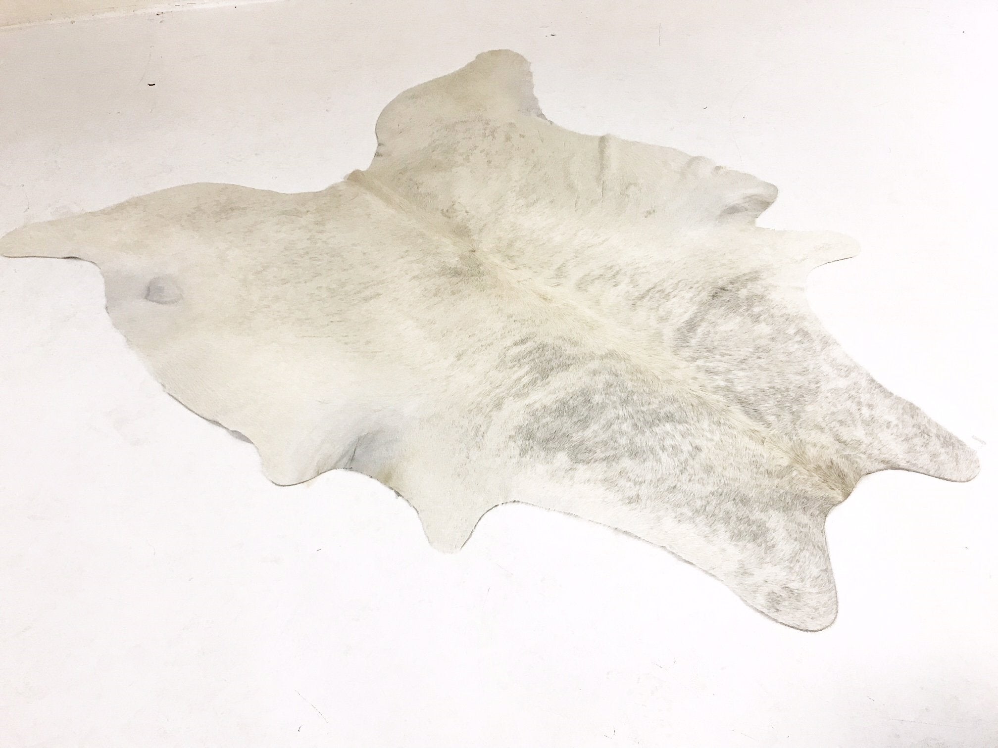 SALT & PEPPER COWHIDE RUG - BUTTE