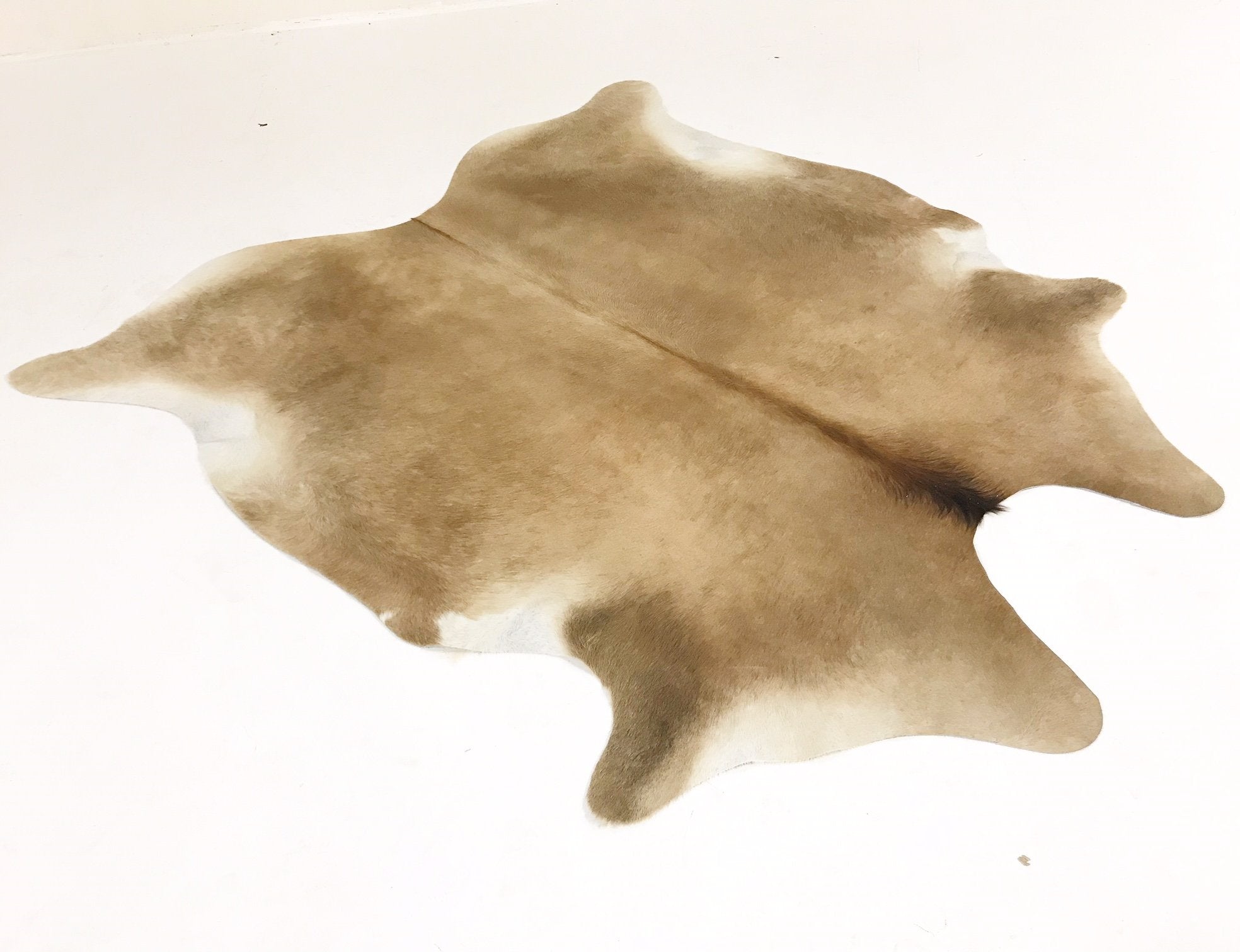 PALOMINO COWHIDE RUG - LAKE