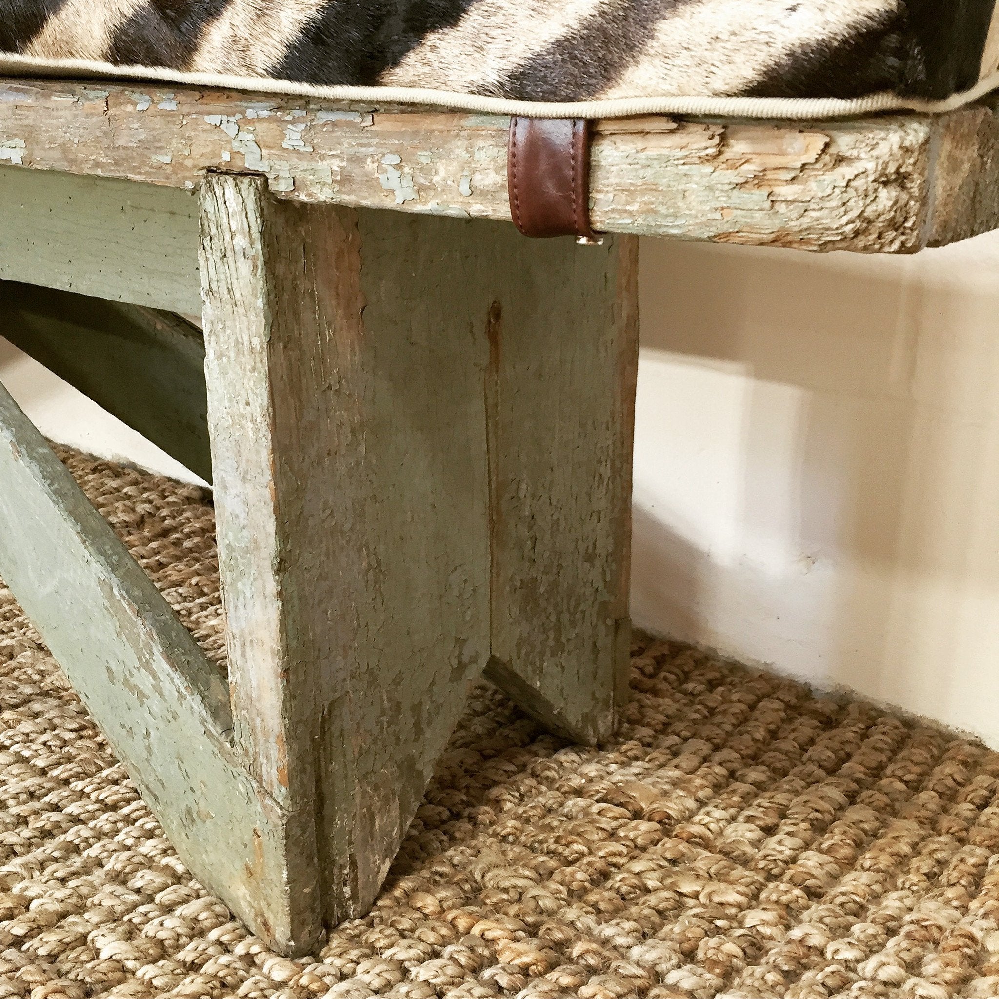 EXTRA LONG VINTAGE FARMHOUSE BENCH WITH ZEBRA CUSHION