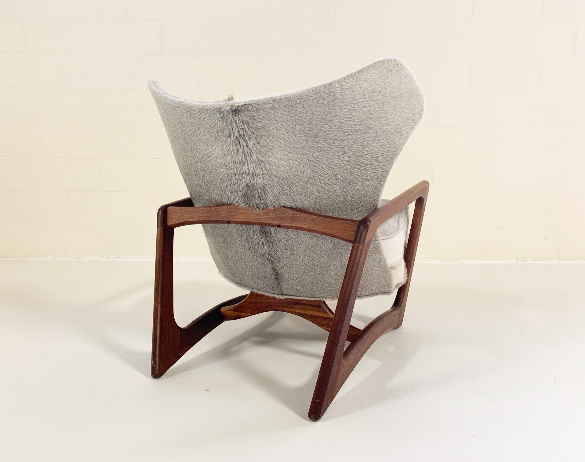 Adrian Pearsall for Craft Associates Model 2466-C Lounge Chair in Brazilian Cowhide