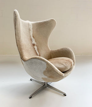 Arne Jacobsen for Fritz Hansen Egg Chair in Brazilian Cowhide
