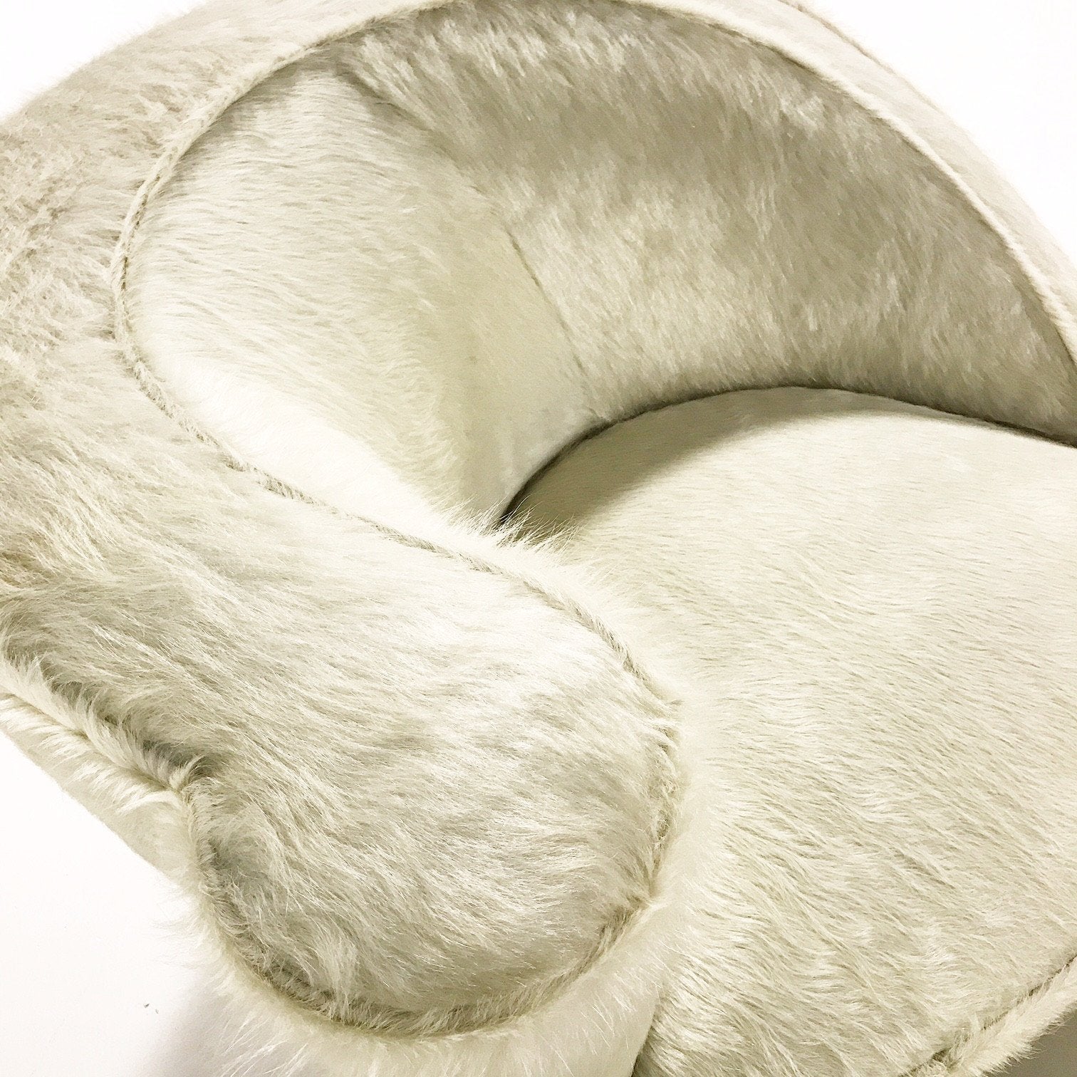 Pair of Vladimir Kagan Nautilus Chairs in Ivory Brazilian Cowhide