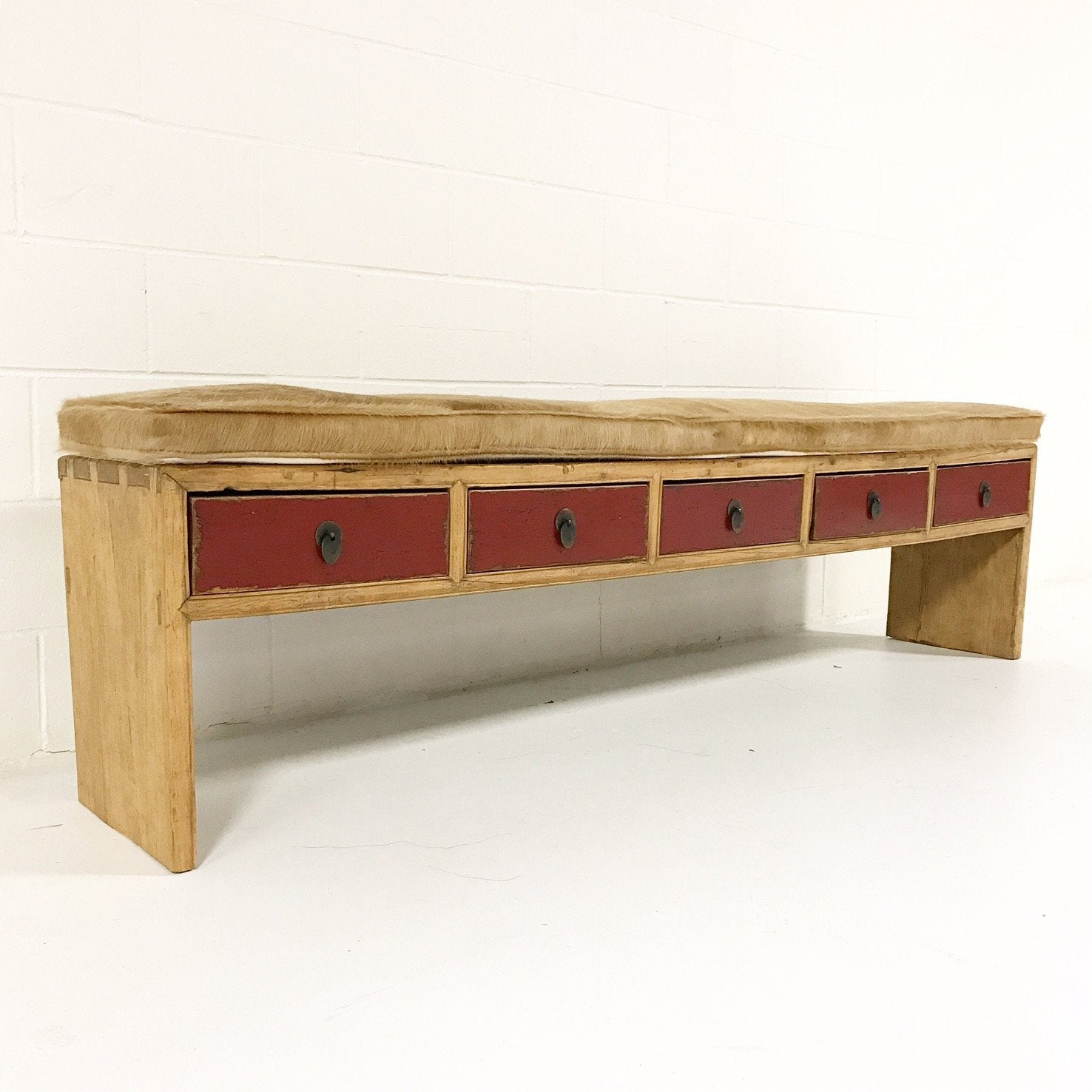 5-Drawer Bench with Palomino Cowhide Cushion