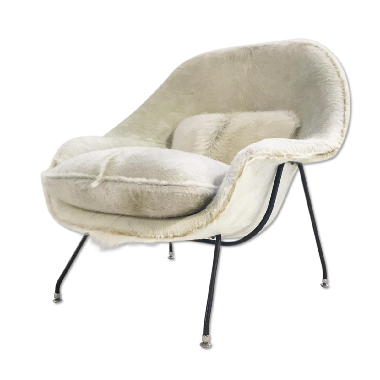 Eero Saarinen Womb Chair in Brazilian Cowhide